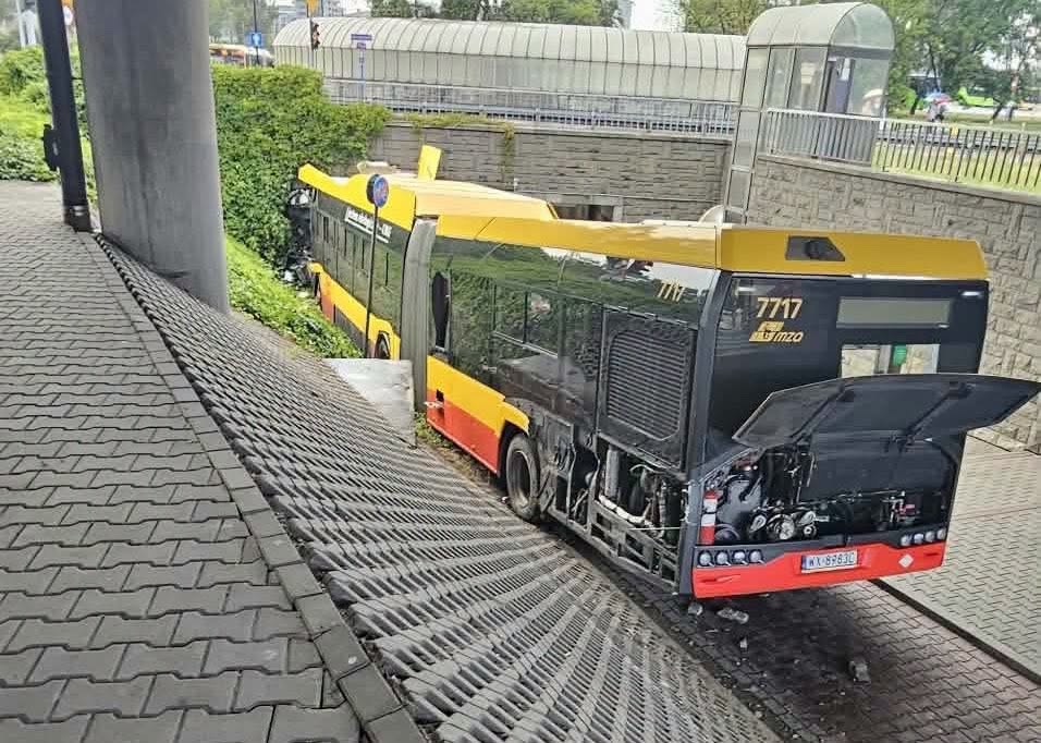 avtobus warszawa 02