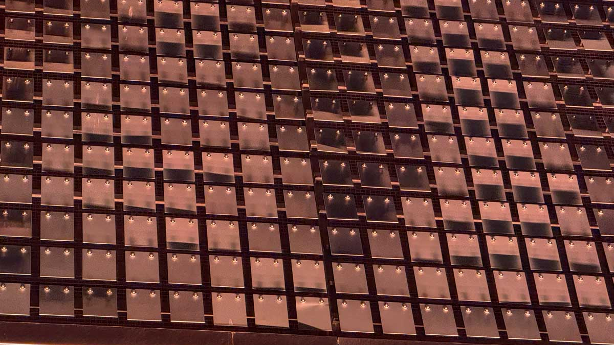 Warsaw UNITs Dragon Skin - Небоскреб в Варшаве с кожей дракона